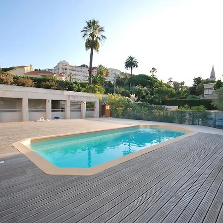 Апартаменты Deux Chambres Avec Piscine - Roi Albert Ier *